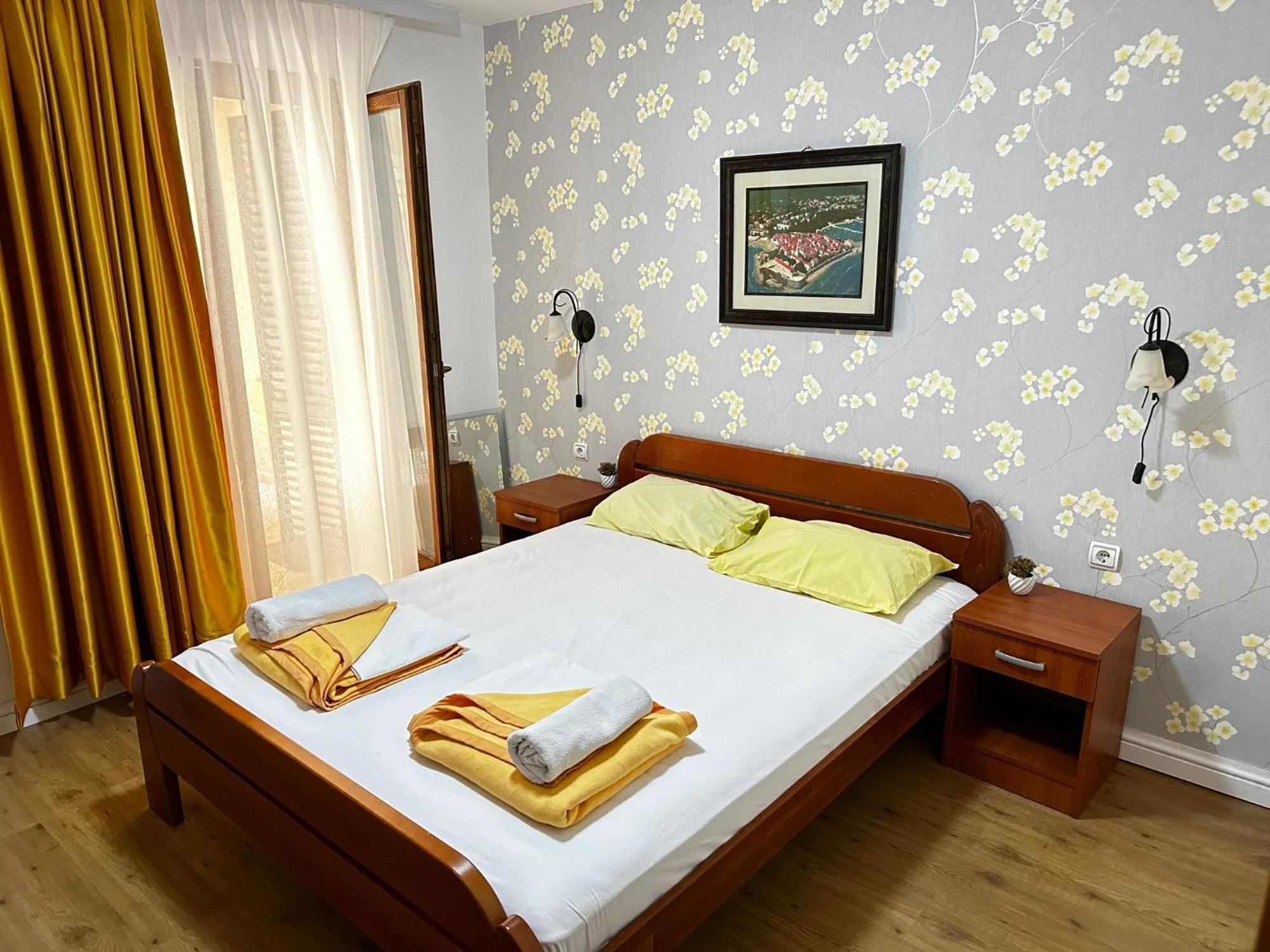 Central Hotel-Будва Экстерьер фото